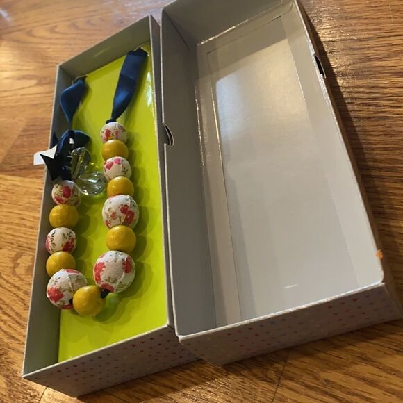 Macy’s Botanical Beads Floral Wrap Ribbon Necklace Summer Boho NWT - Picture 7 of 8